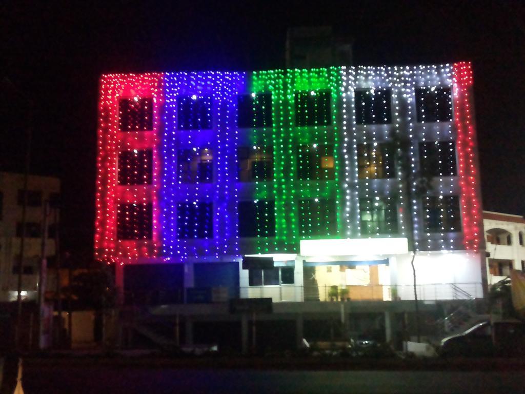 Hotel Neem Tree Hyderabad Airport シャムシャバード エクステリア 写真