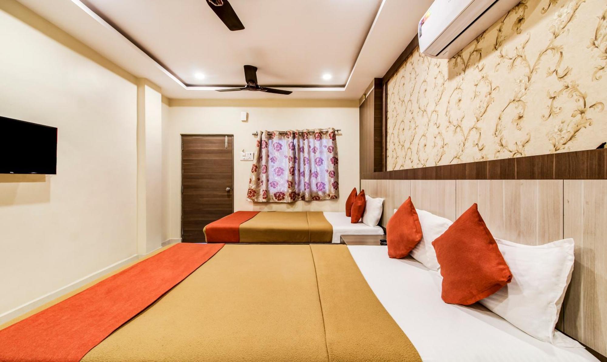 Hotel Neem Tree Hyderabad Airport シャムシャバード エクステリア 写真