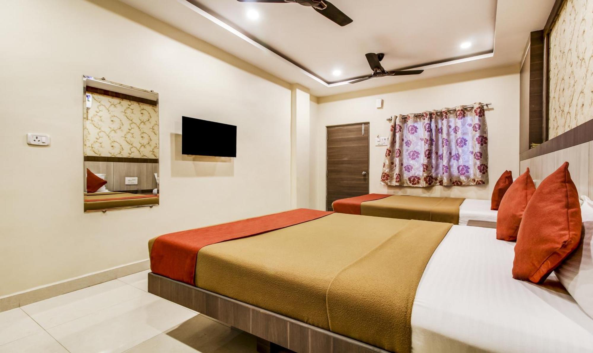 Hotel Neem Tree Hyderabad Airport シャムシャバード エクステリア 写真