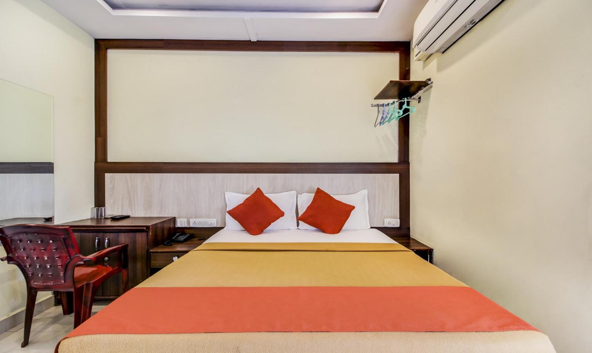 Hotel Neem Tree Hyderabad Airport シャムシャバード エクステリア 写真