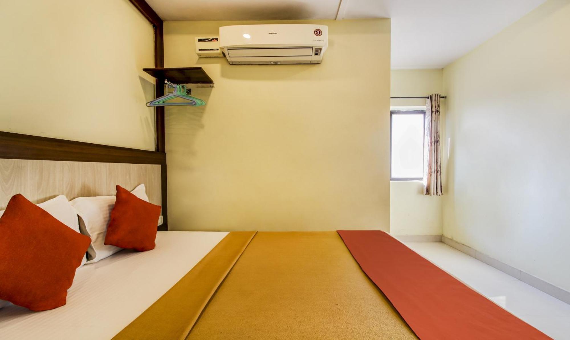 Hotel Neem Tree Hyderabad Airport シャムシャバード エクステリア 写真