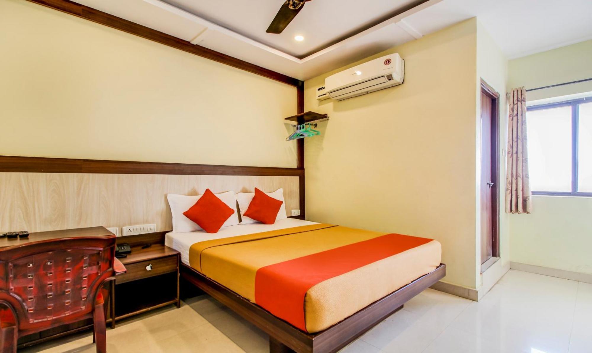 Hotel Neem Tree Hyderabad Airport シャムシャバード エクステリア 写真