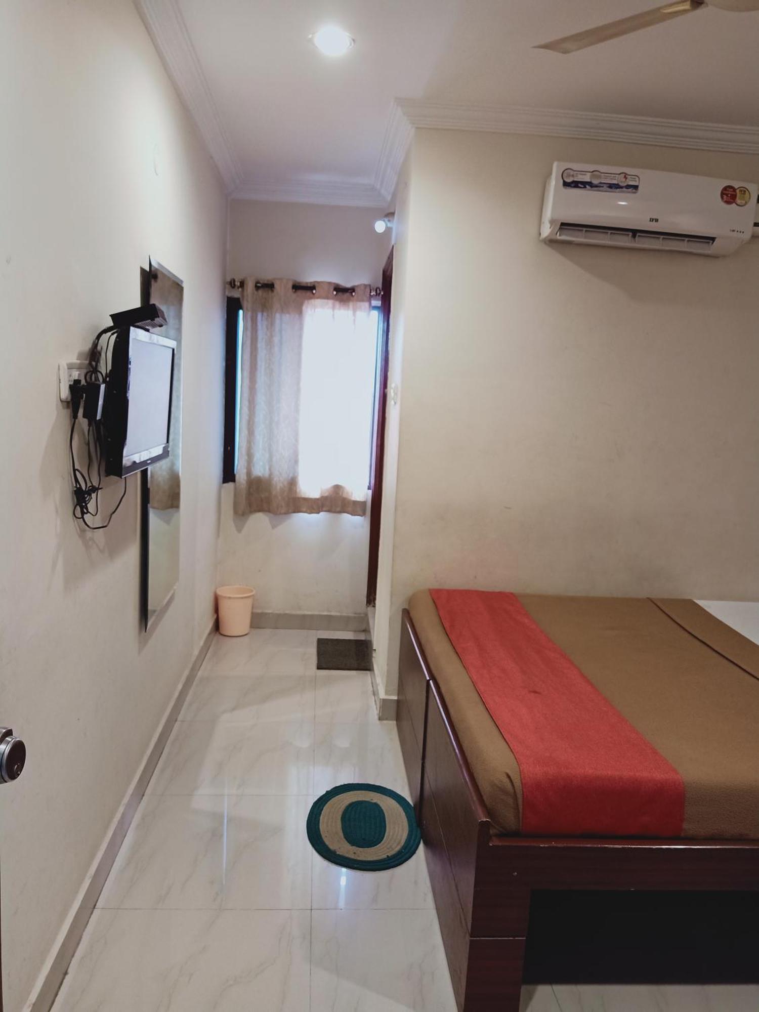 Hotel Neem Tree Hyderabad Airport シャムシャバード エクステリア 写真